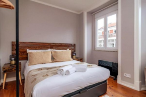 Charming Tram 28 Apartment w/AC, Heating